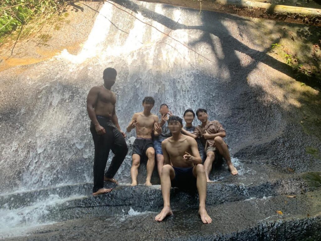 マレーシアのAPU大学に正規留学されているY.F.さんが、大学の友達と遊びに行った時の写真