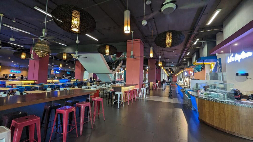 マレーシアのAPU大学に正規留学されているY.F.さんが撮影したAPUの食堂の様子